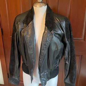 Ladies black Thinsulate  leather jacket by Wilsons. Removable inside vest size S